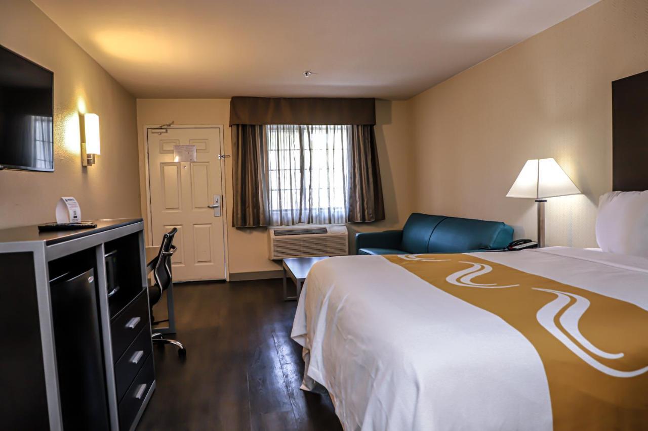 Quality Inn & Suites Camarillo-Oxnard Ngoại thất bức ảnh