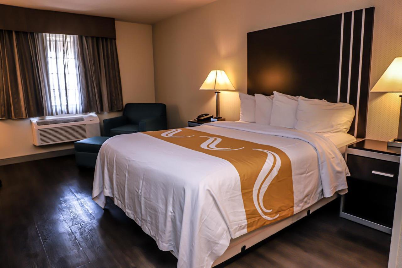Quality Inn & Suites Camarillo-Oxnard Ngoại thất bức ảnh