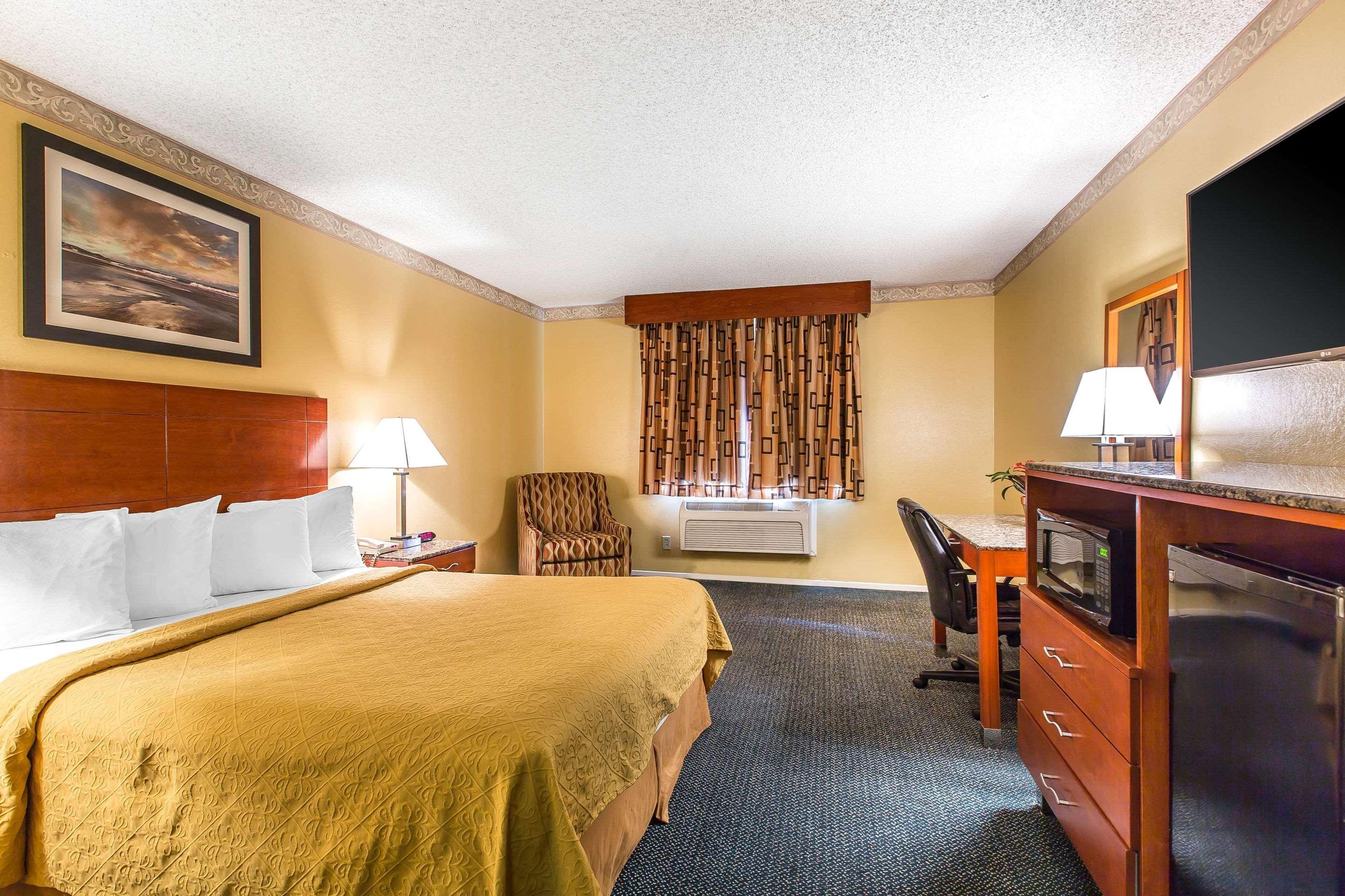 Quality Inn & Suites Camarillo-Oxnard Ngoại thất bức ảnh