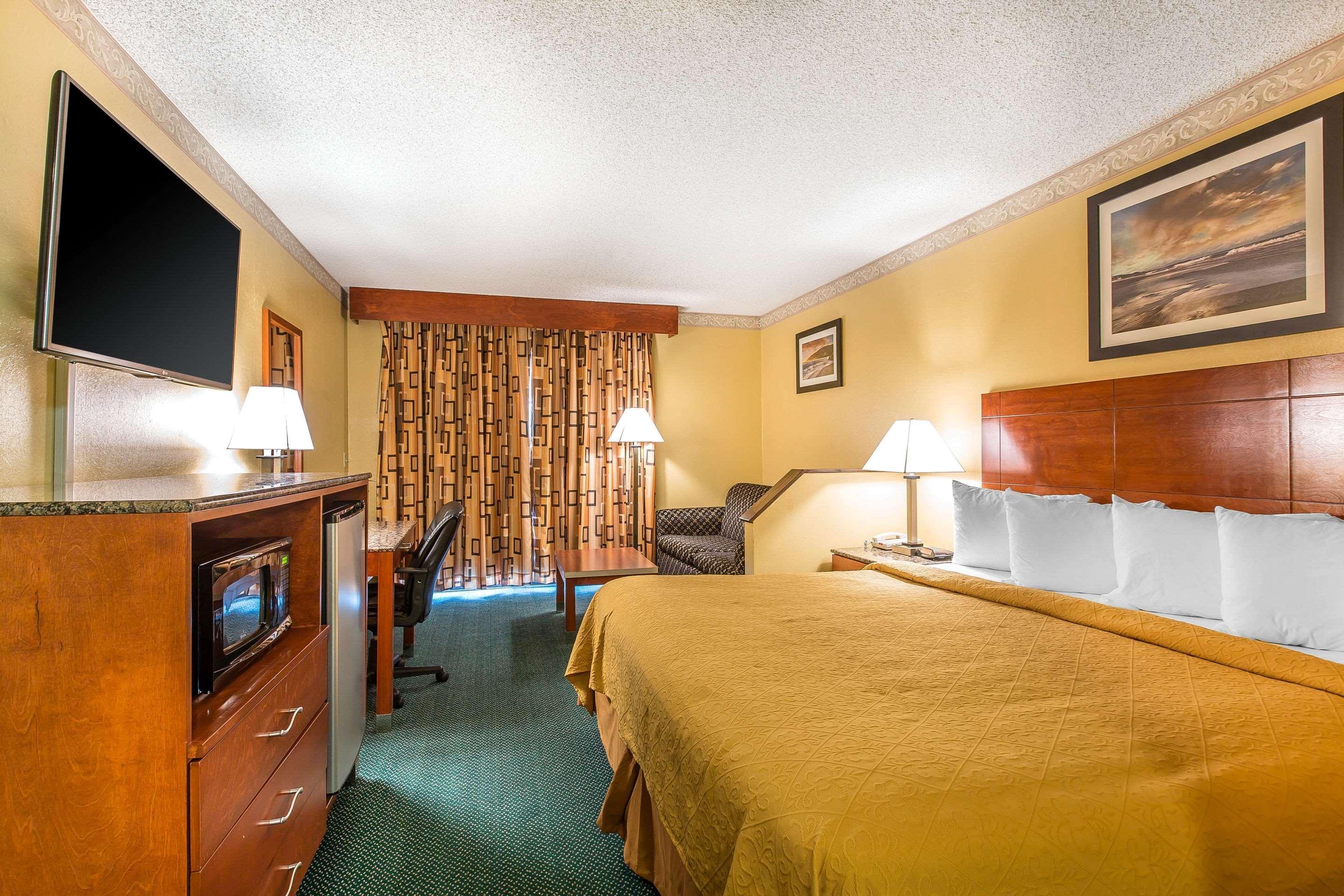 Quality Inn & Suites Camarillo-Oxnard Ngoại thất bức ảnh