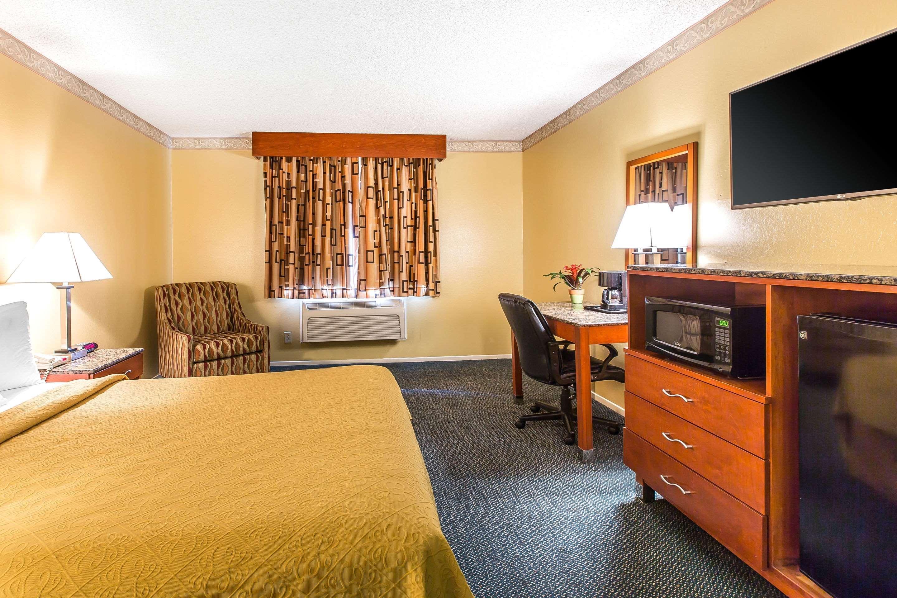 Quality Inn & Suites Camarillo-Oxnard Ngoại thất bức ảnh