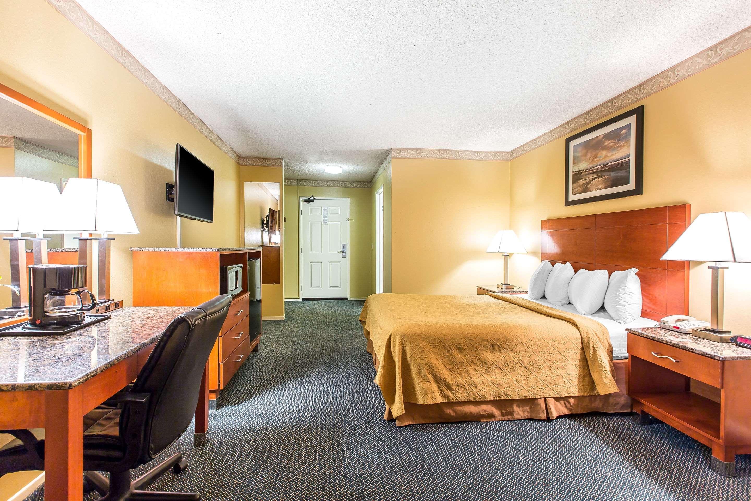 Quality Inn & Suites Camarillo-Oxnard Ngoại thất bức ảnh