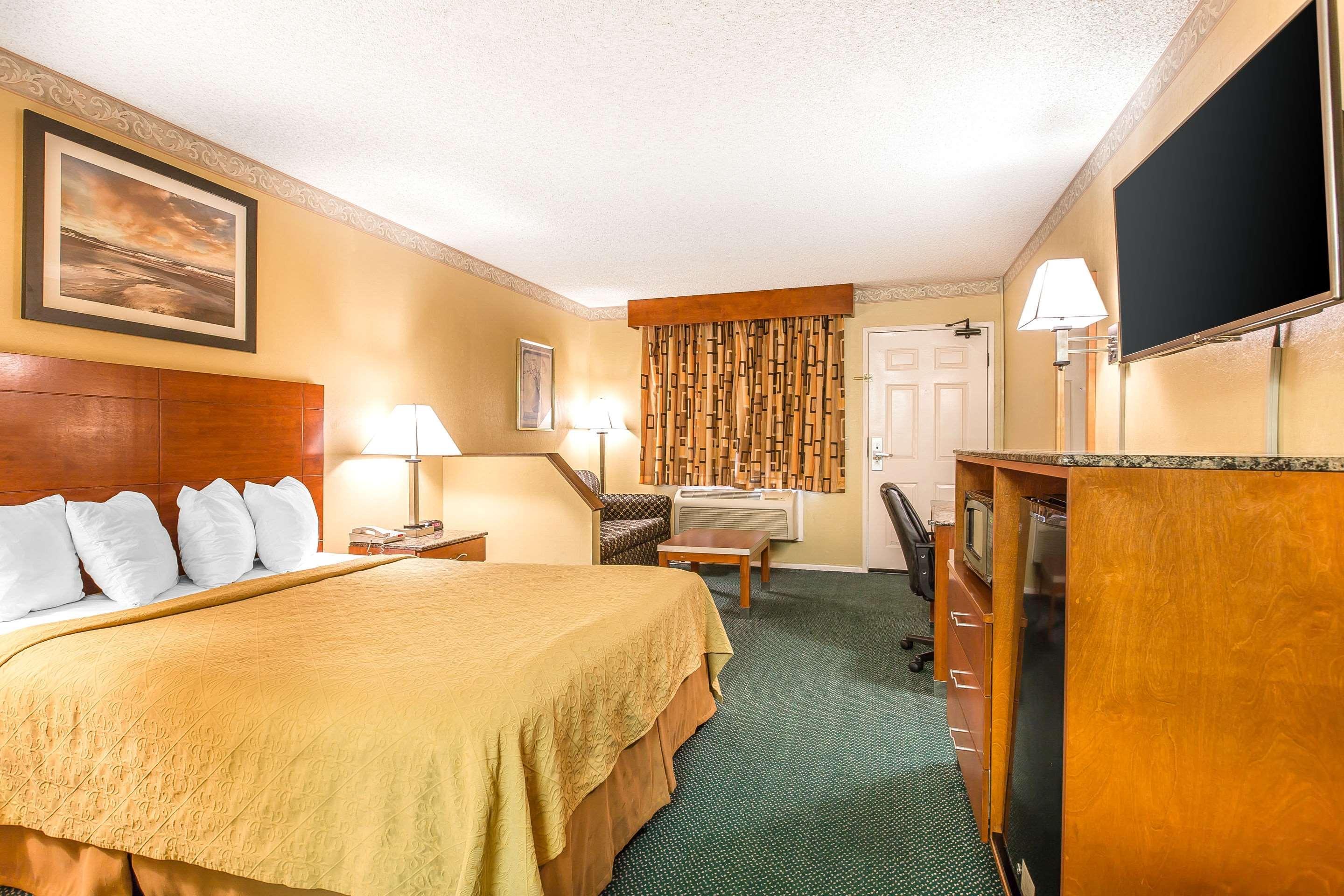 Quality Inn & Suites Camarillo-Oxnard Ngoại thất bức ảnh