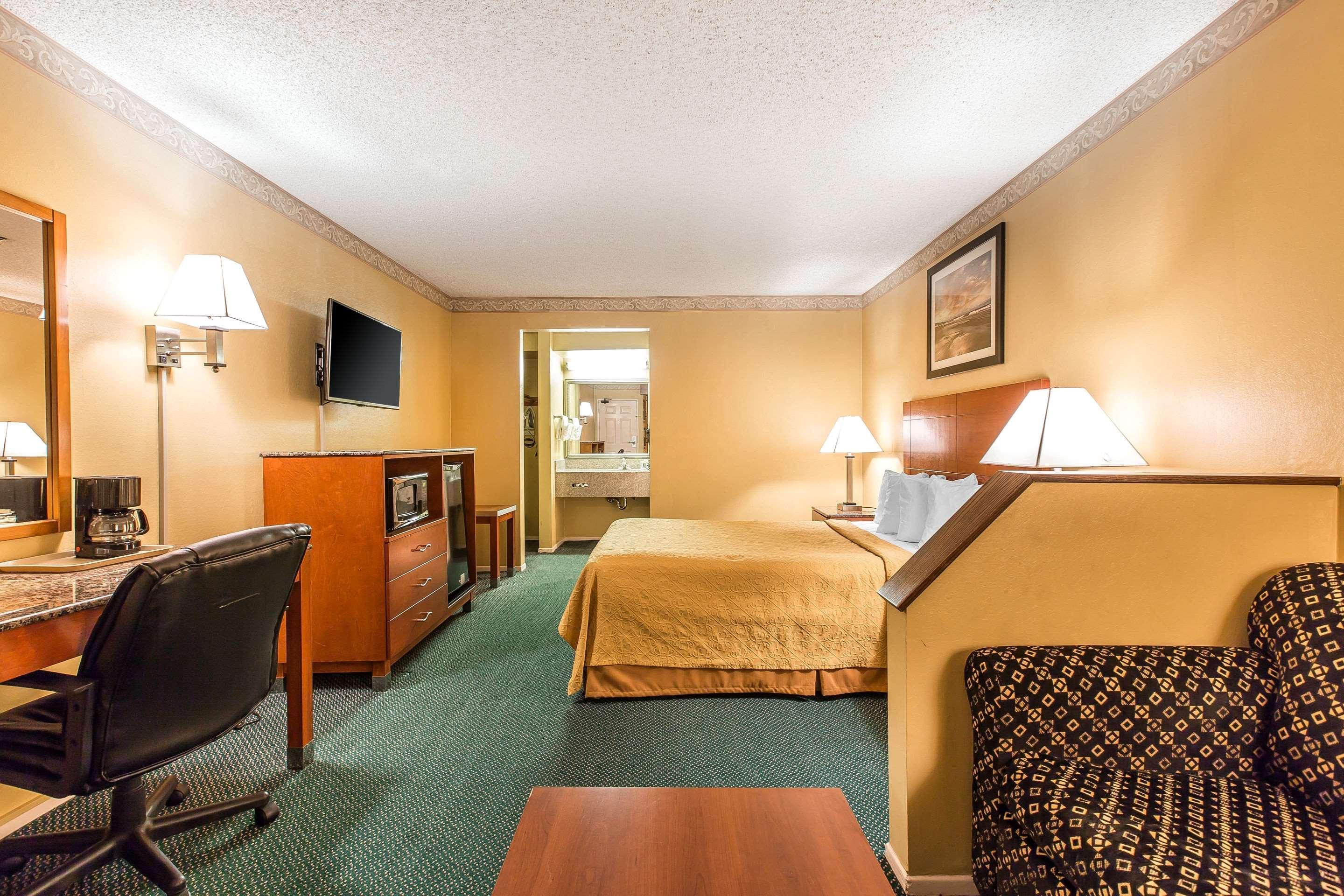 Quality Inn & Suites Camarillo-Oxnard Ngoại thất bức ảnh