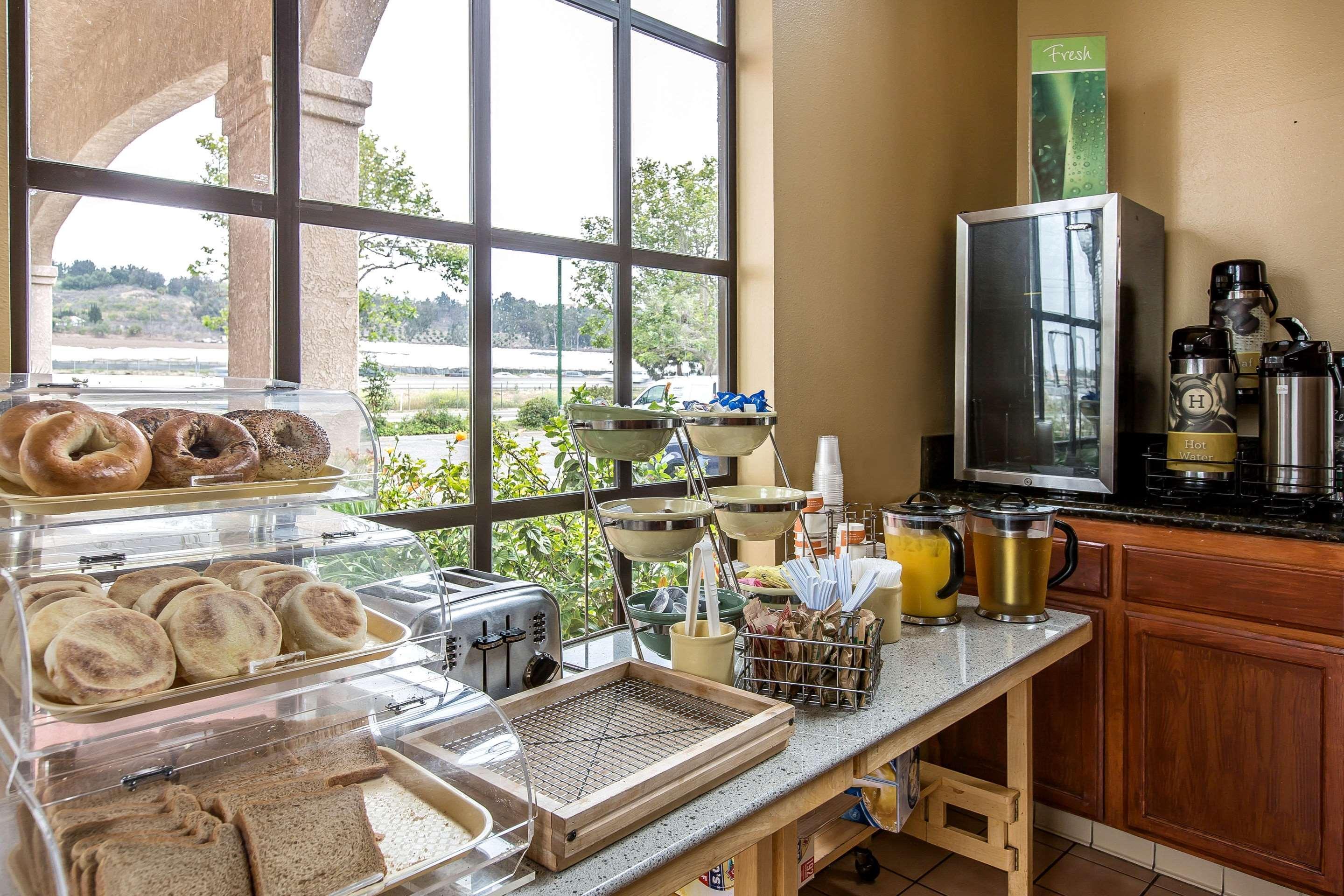 Quality Inn & Suites Camarillo-Oxnard Ngoại thất bức ảnh