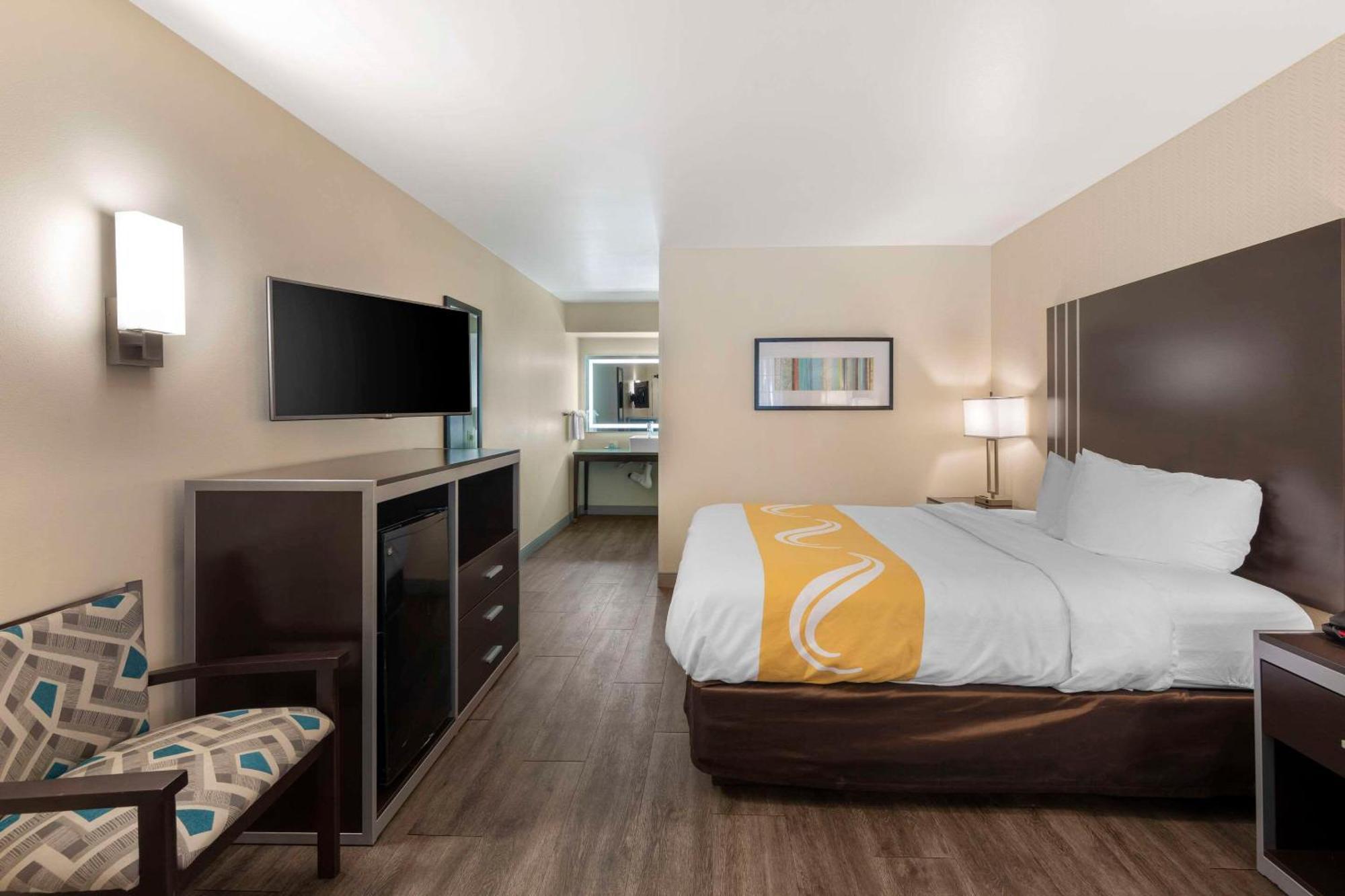Quality Inn & Suites Camarillo-Oxnard Ngoại thất bức ảnh