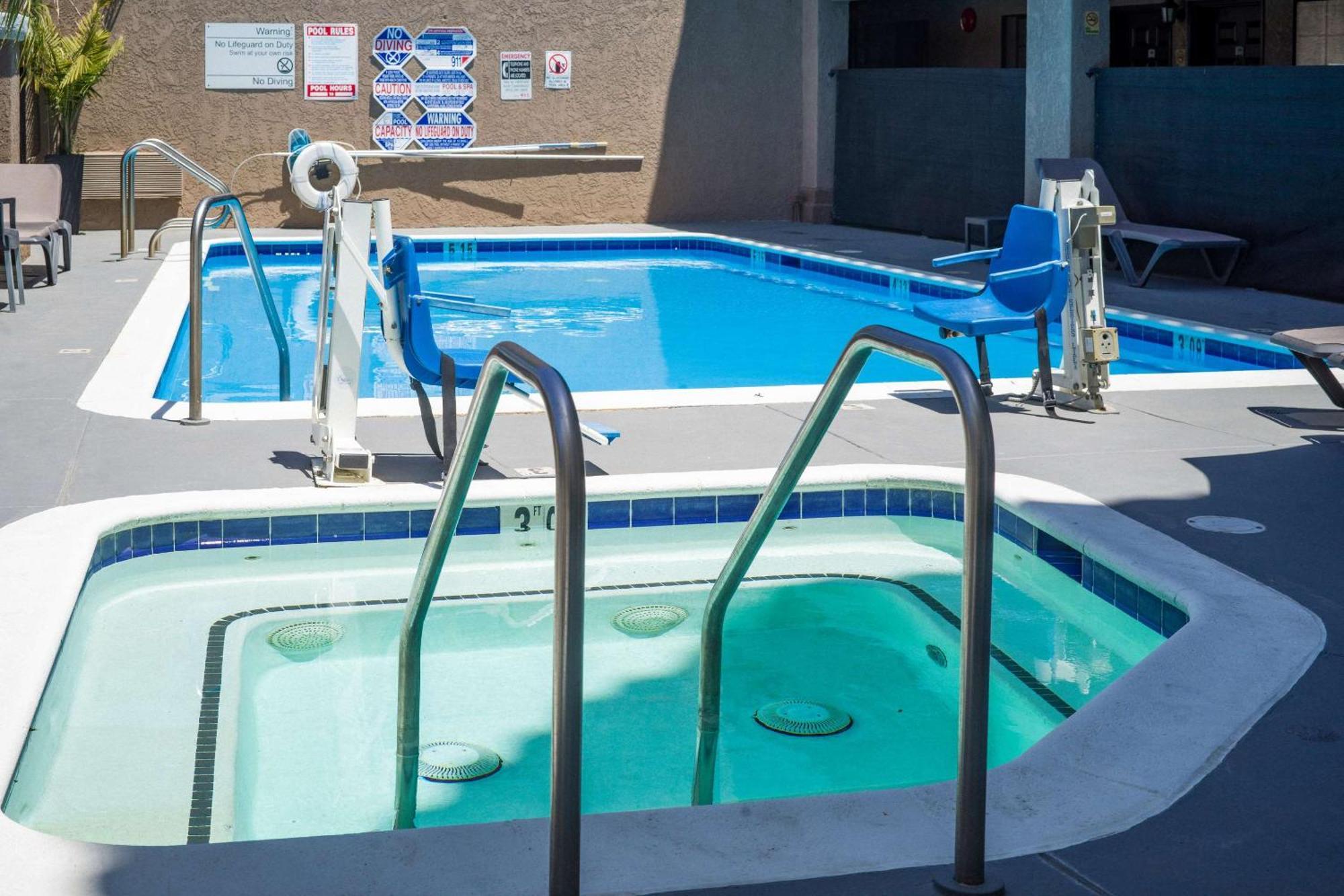 Quality Inn & Suites Camarillo-Oxnard Ngoại thất bức ảnh