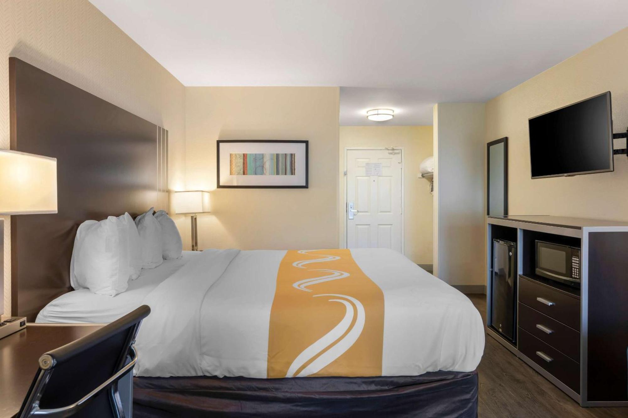Quality Inn & Suites Camarillo-Oxnard Ngoại thất bức ảnh