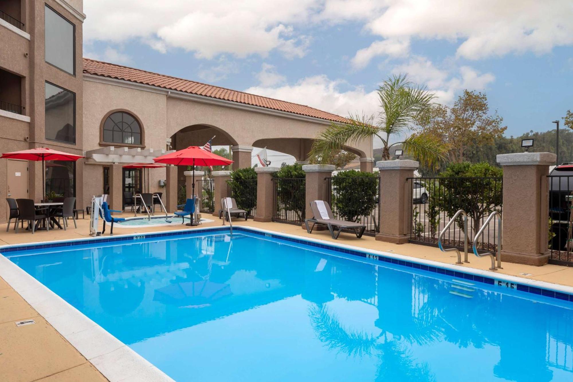 Quality Inn & Suites Camarillo-Oxnard Ngoại thất bức ảnh
