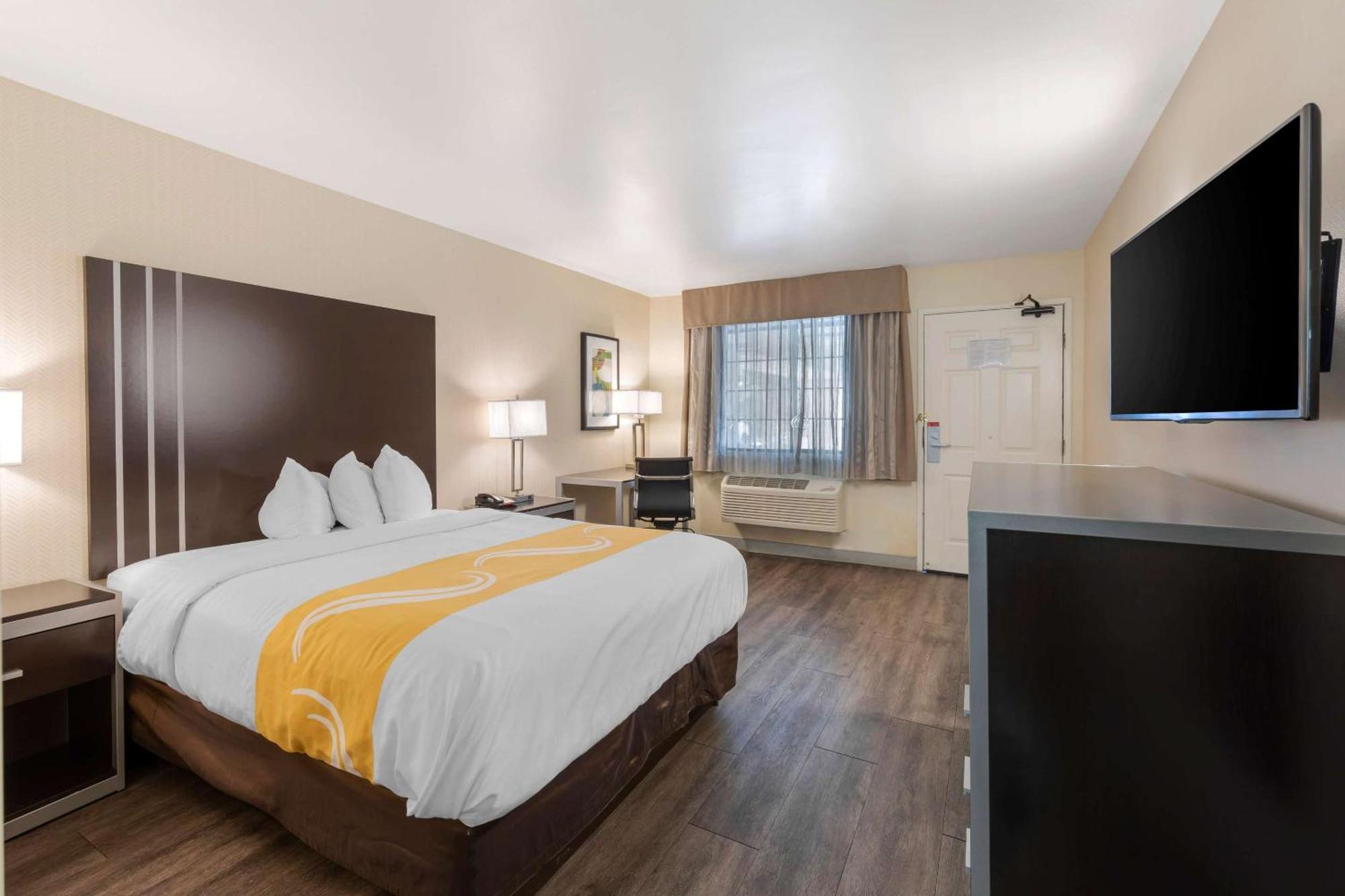 Quality Inn & Suites Camarillo-Oxnard Ngoại thất bức ảnh